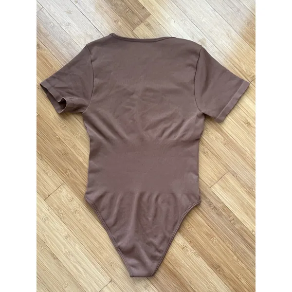 OQQ Women's Brown Short Sleeve One-Piece Bodysuit Moderate Compression Size XL. - Image 4