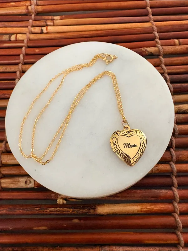Gold Tone Heart 'Mom' Pendant Locket Necklace on Fine Chain 18” - Image 3
