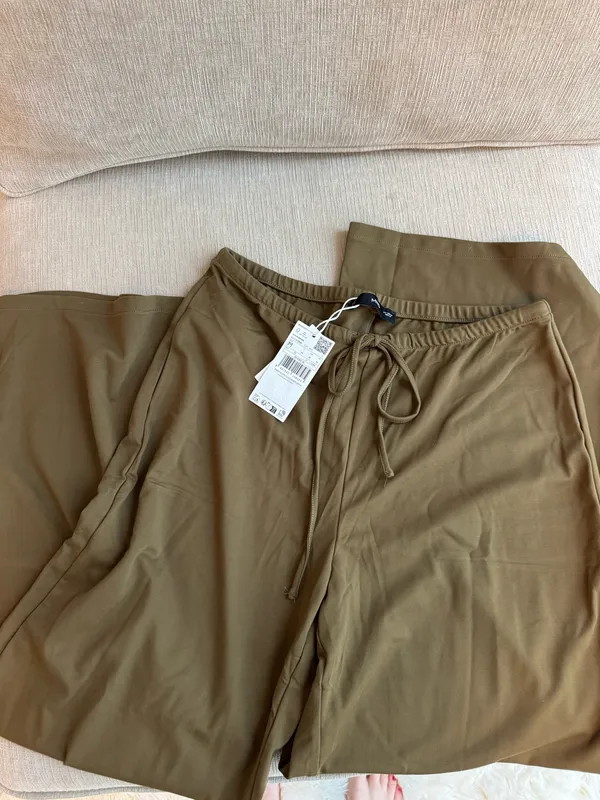 Lounge set from Mango with asymmetrical top - Image 4