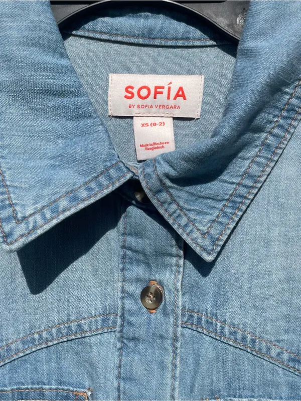 Sofia by Sofia Vergara Oversized BF Shirt Women XS Button Down Med Wash Western - Image 10