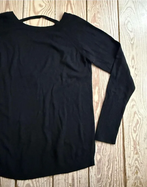 lululemon long-sleeve sweater size 4/6 no size dot - Image 2