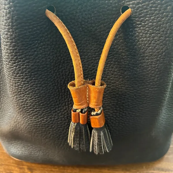 Vintage 90s Dooney & Bourke Bucket Bag Black Pebbled Leather Drawstring Tassel - Image 2