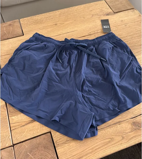 YPB Abercrombie sports bra and shorts - Image 7