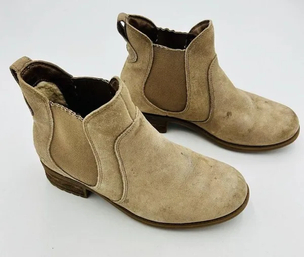 UGG Women’s Brown Suede Chelsea Boots 1009210 Size 7 Fur Lined - Image 3