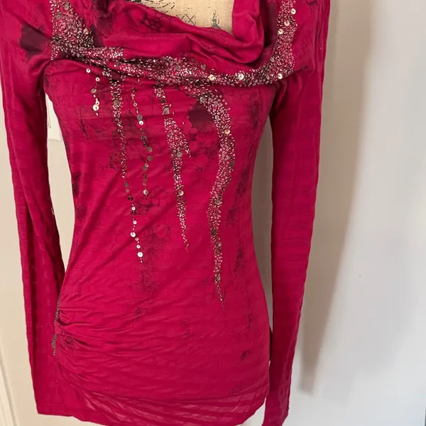 Miss Me magenta with rhinestones long sleeve top size-L - Image 2