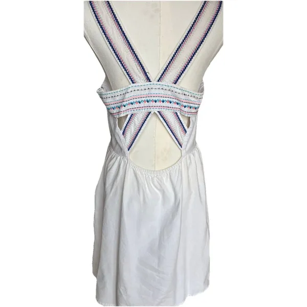 American Eagle Outfitters White Embroidered Mini Dress small - Image 3