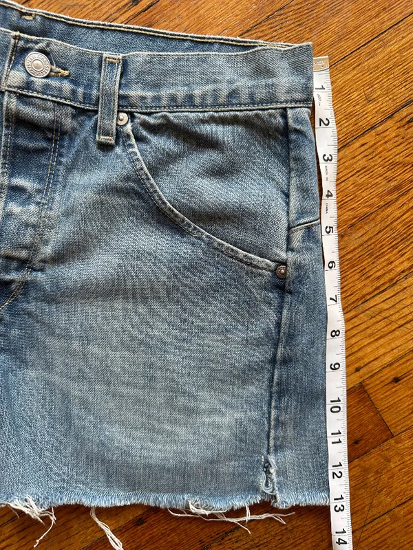 Vintage Levi's bush high waist jean shorts Wmns W30 - Image 4