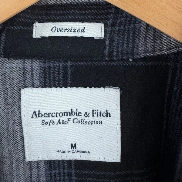 Abercrombie & Fitch women’s black plaid flannel oversized button front shacket M - Image 2