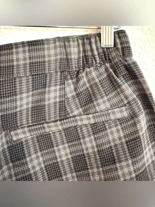 NWT American Eagle Womens Shorts Gray Palid High Rise Pleated Stretch 2 - Image 7