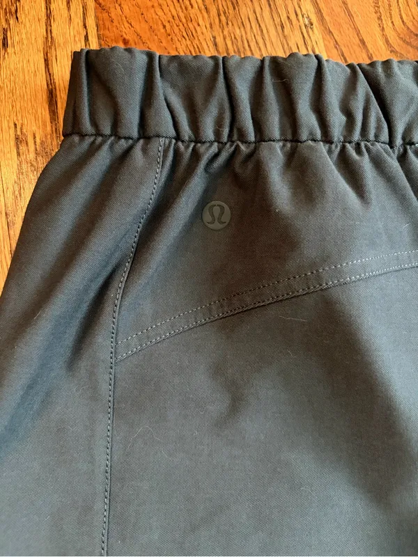 lululemon Light Utilitech Cargo Pocket High-Rise Pants Size 27 Graphite Grey - Image 7
