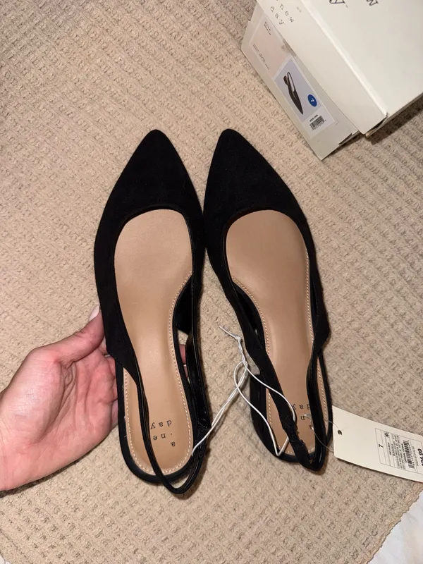 Black pointed toe flats - Image 2