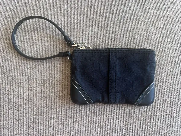 Coach 90s signature wristlet - Image 2