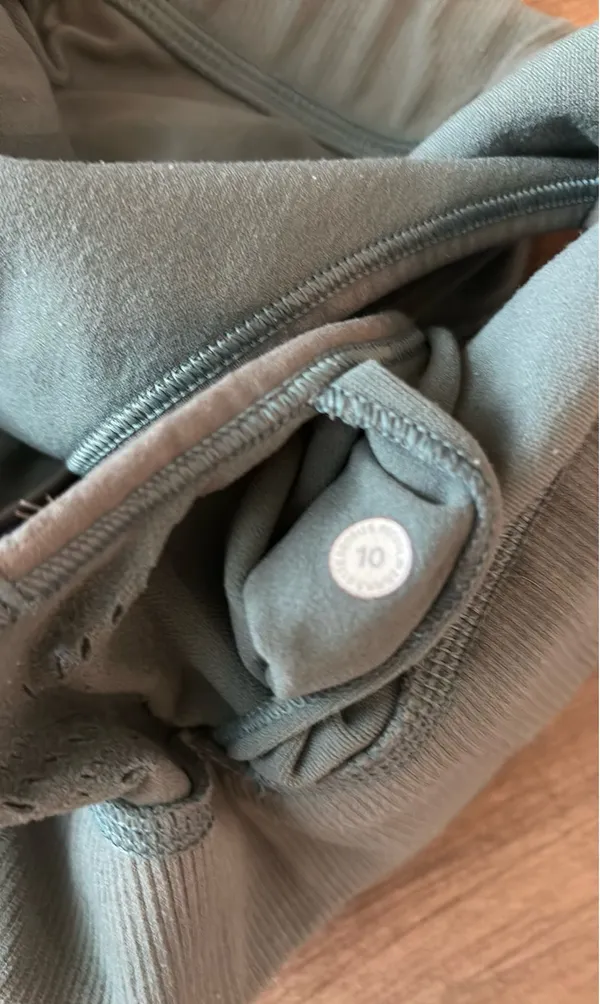 Lululemon Digital Rain Bra size 10 - Image 6