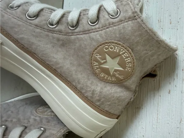CONVERSE Chuck Taylor All Star Lift Platform Faux Mohair Womens Size 7 Beige NEW - Image 3