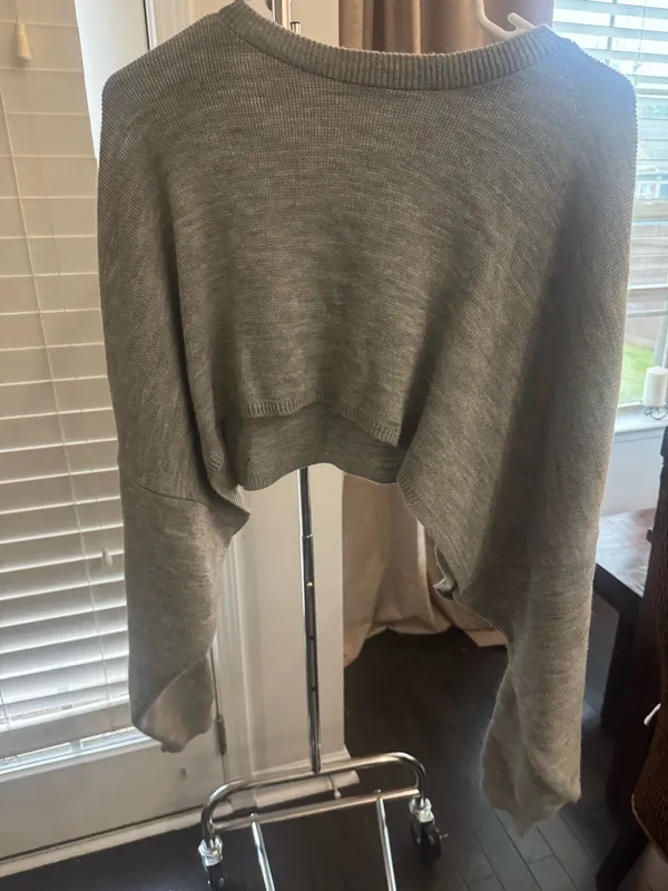 Boohoo cropped grey sweater  - Image 2