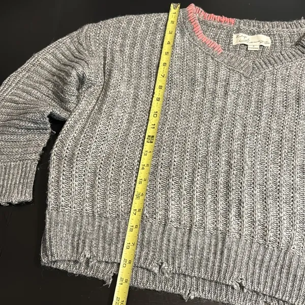Vintage Havana‎ happy face Gray V-Neck Sweater with Pink Details - Image 4