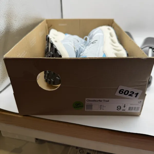 On Running Cloudsurfer Trail‎ Blue Beige Women 9 Road Running Shoes 3WE10103042 - Image 10