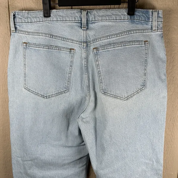 NEW Abercrombie & Fitch 90s Relaxed High Rise Jeans 33/16R Distressed Light Wash - Image 4
