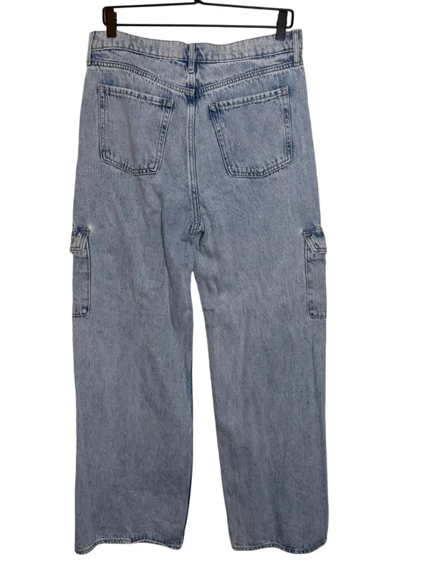 Old Navy Extra High-Waisted Sky-Hi Wide Leg Cargo Jeans - Light Wash 10 - Image 8