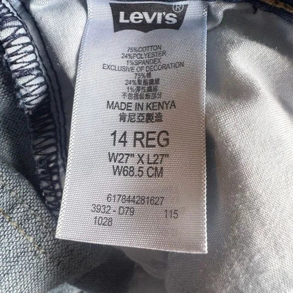 Levi’s Low Rise Denim Stretchy Booty Shorts With Cuff Size 26 Blue - Image 5