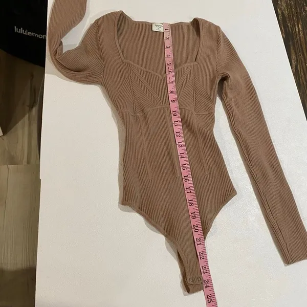 Abercrombie & Fitch XS Brown Ribbed Long Sleeve Bodysuit Square Neck - Image 5
