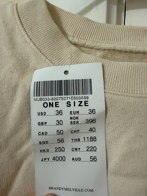 Brandy Melville Sweatshirt - Image 4