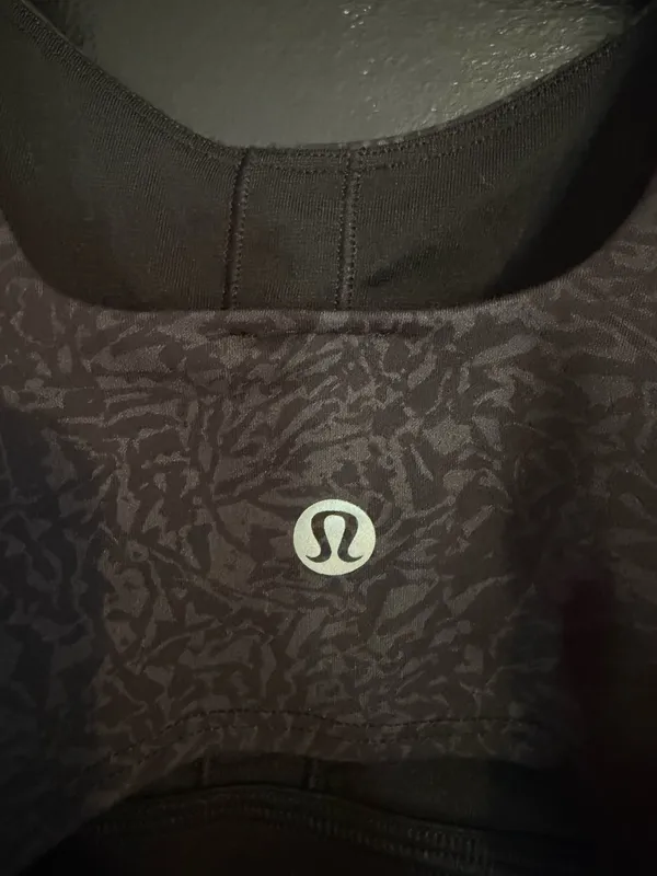 Lululemon Everlux Cut-Out Train Bra - Image 5