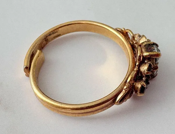 Vintage Sarah Coventry Elegant Gold Red Burgundy Gemstone Adjustable Ring - Image 5