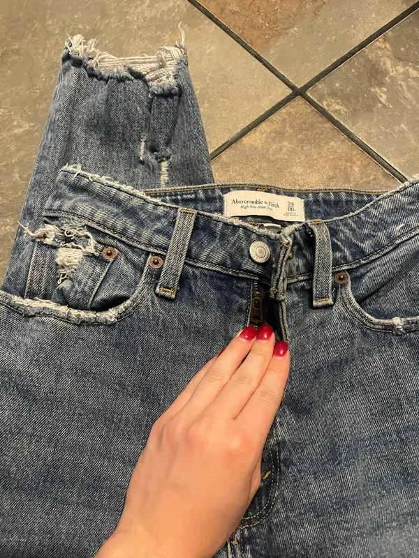 Abercrombie Jeans - Image 4