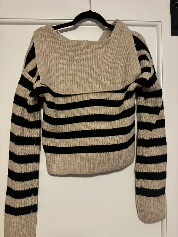 Sweater - Image 2