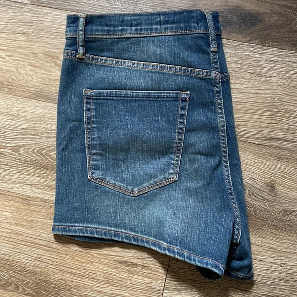 Jessica Simpson High Waisted Jean Shorts Festival Beachy Size 16 - Image 4