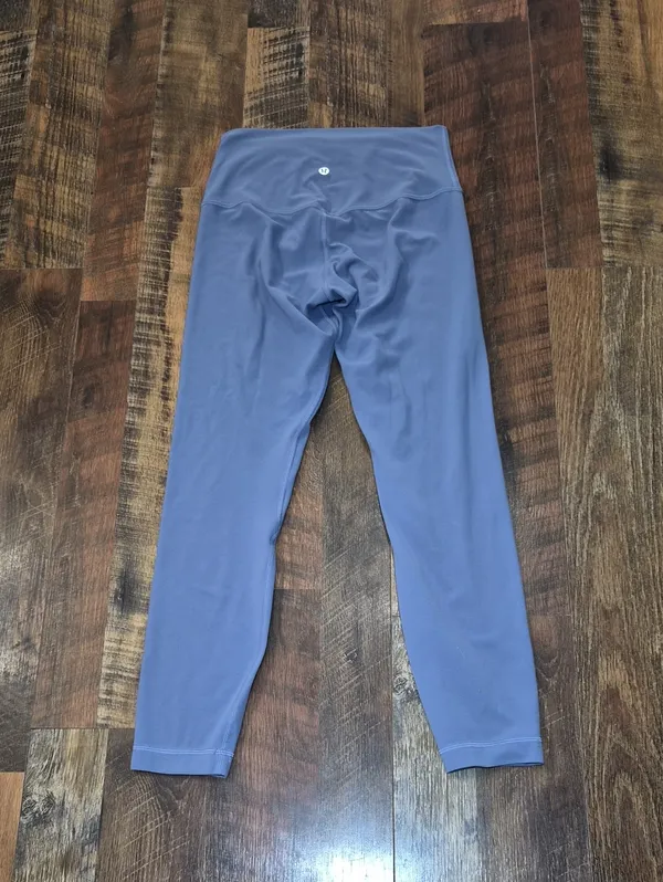 lululemon athletica High-Rise Blue Size 6/8 Leggings - Image 3
