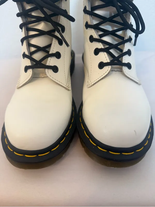 Dr. Martens 1460 WOMEN'S PATENT LEATHER LACE UP BOOTS‎ - Image 3
