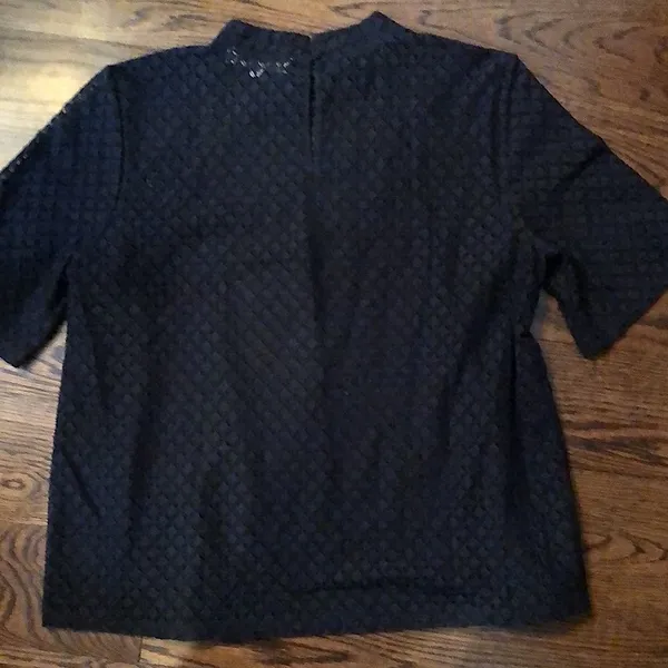 ANN TAYLOR LOFT Women’s Black Lace Half Sleeve Blouse Button At Neck Sz Med - Image 2