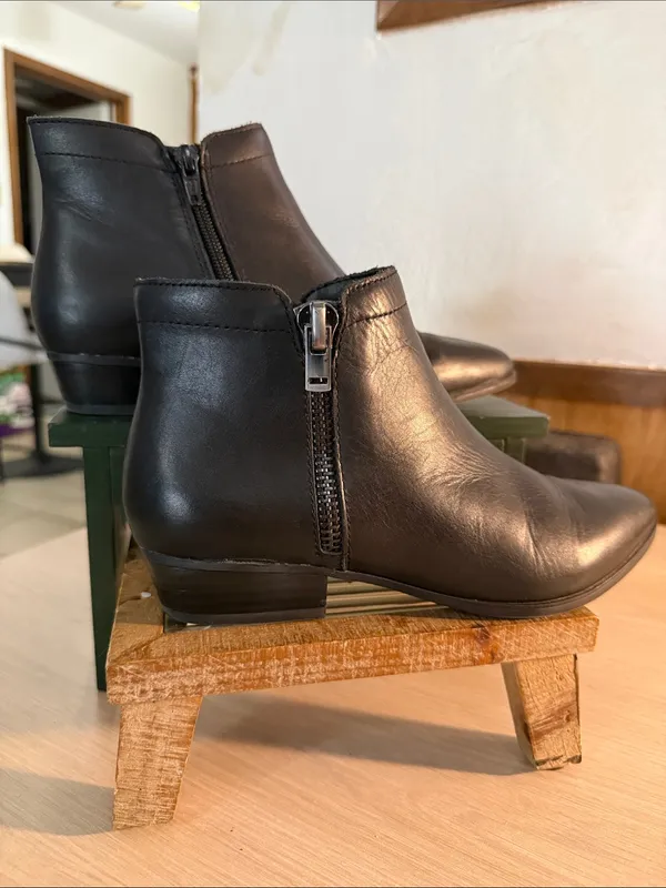 Naturalizer Blair Classic Black Leather Women's Ankle Boots - Image 3