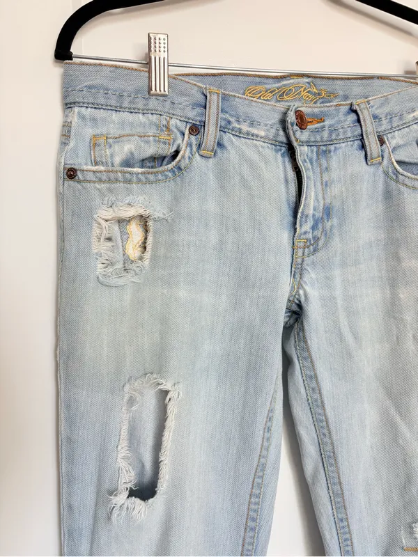 Vintage Old Navy Low Rise Light Blue Distressed Women’s Jeans 6 - Image 4
