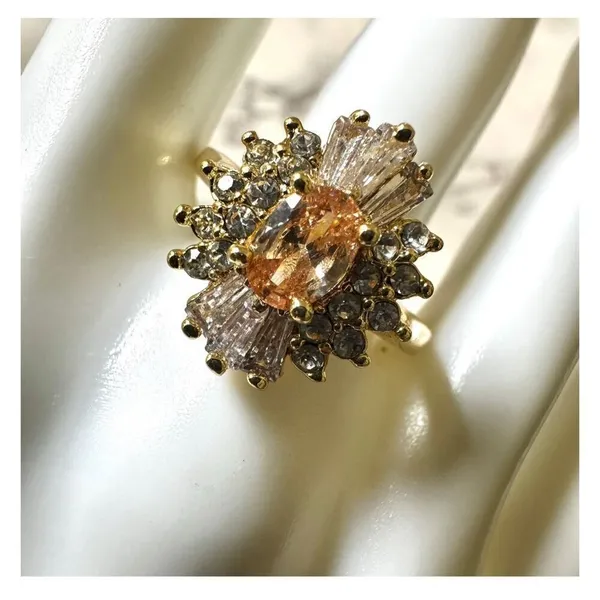 Gold tone rhinestone ring - Image 2