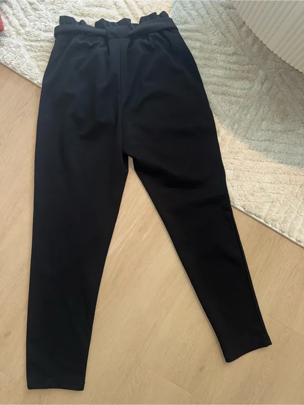Boohoo Black Ruffled Paperbag Waist Trousers - Image 4
