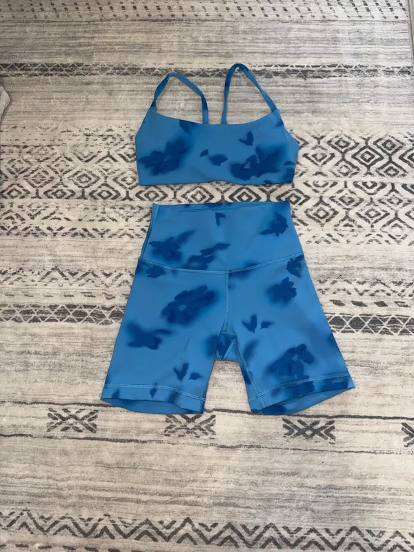 Lululemon wundertrain set hazy floral blue multi  - Image 4