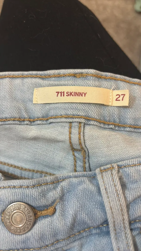 Levi’s 711 Skinny Jeans - Image 3