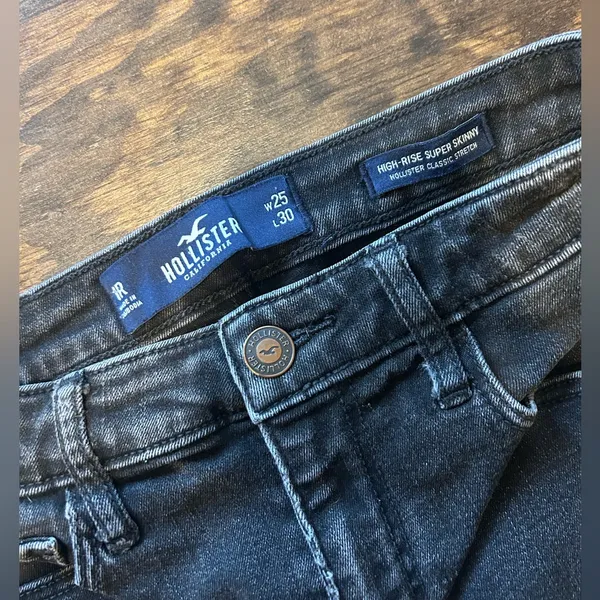 Hollister Women’s Dark Wash Gray-Black Jeans - Image 3