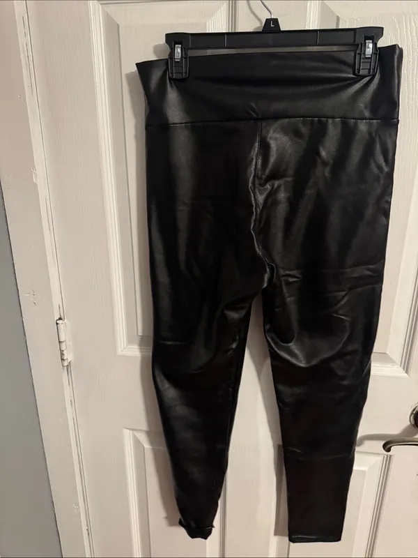 Women Faux Leather Leggings - Black - Image 4