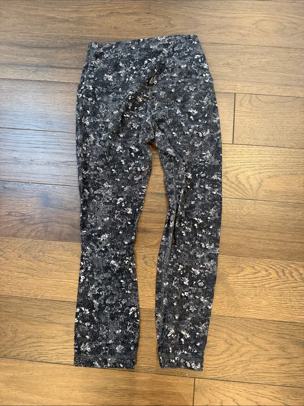 Lululemon Black & White Marbled Leggings Size 6 - 20" - C1-135 - Image 4
