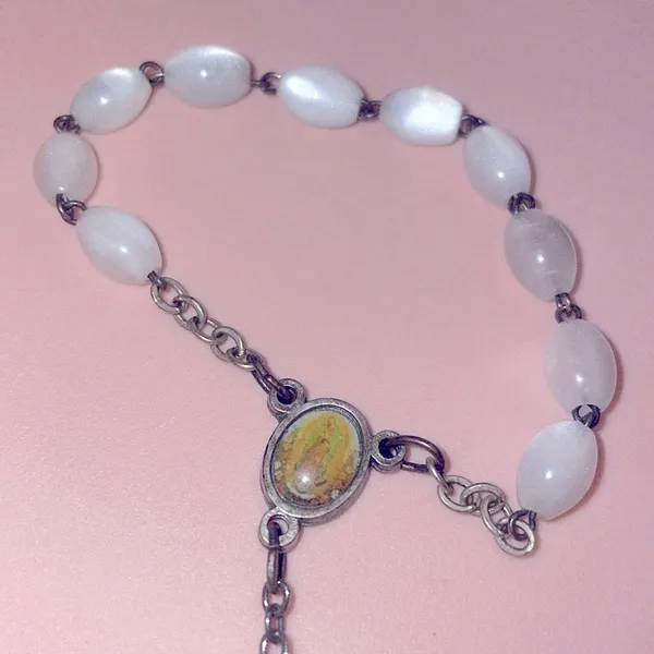 Mini rosary purse charm pearlescent small - Image 4