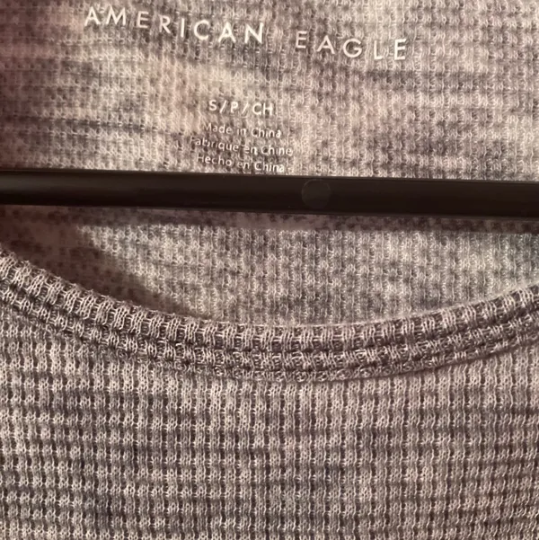 American Eagle gray lettuce edge tee - Image 4