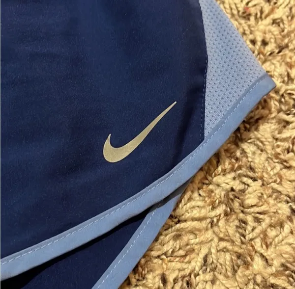 Nike Shorts Size L - Image 2