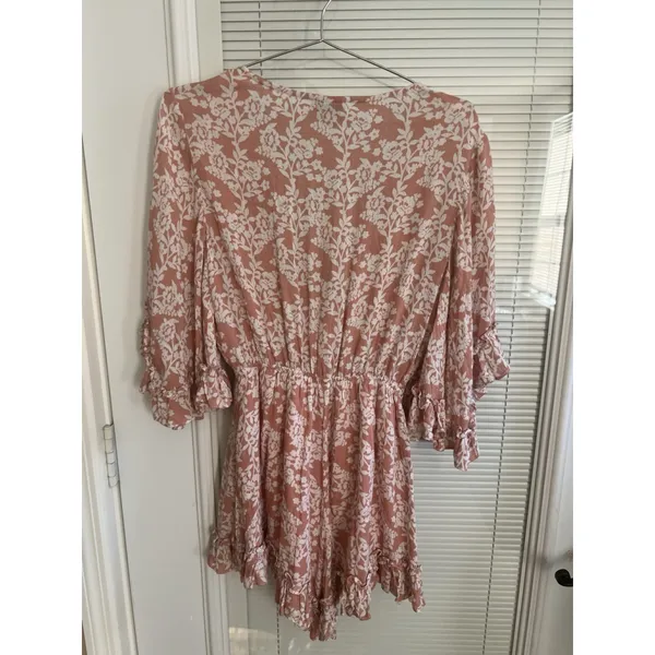 Hello Molly Blush Pink Floral Front Tie Flutter Ruffle‎ Romper Size S - Image 7