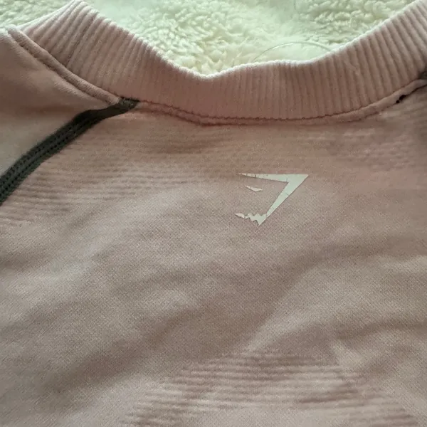 Gymshark Cropped Long Sleeve Top - Image 3