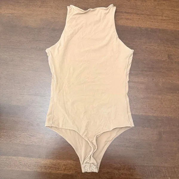 Skims Sand Bodysuit - XS - Image 4