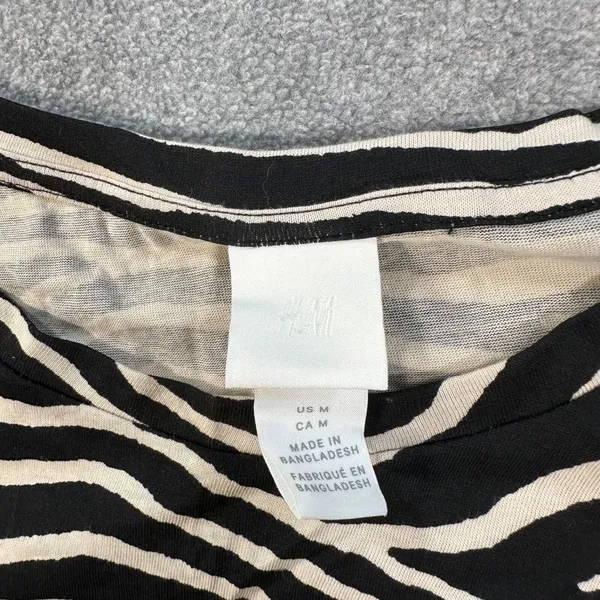 H&M Zebra Print Knotted Cropped Tee Shirt Womens Medium Short Sleeve Black/Beige - Image 3
